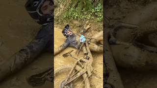 😂😍 cycliste cyclisme mtb vtt vttenduro shorts cyclinglife [upl. by Nide]