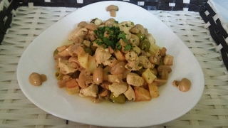 Blanc de poulet aux champignons  صدر الدجاج مع الفطر [upl. by Niwroc]