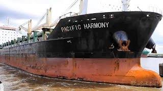 Einschleusung Seeschiff PACIFIC HARMONY geared cargo seaship  tug inbound Emden sealock VROC6 IMO 9 [upl. by Wilone782]