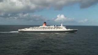 Cunards QE2 and QM2 at sea in Tandem Transatlantic Sailing  16th to 22nd October 2008 [upl. by Irmo]