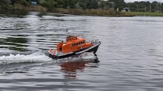 Fowey life boat in 110 scale on the water [upl. by Bevvy]