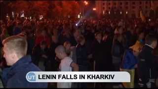 Lenin Falls in Kharkiv Ukraines largest Lenin monument is toppled by activists [upl. by Clarita]