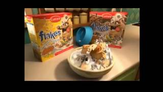 Benito Cuétara Flakes y Choco Flakes Gato  Anuncio TV España [upl. by Atnuahs]