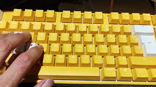 Ducky Channel one 3 yellow 100 full size keyboard clavier mécanique cherry mx black RGB [upl. by Hance]