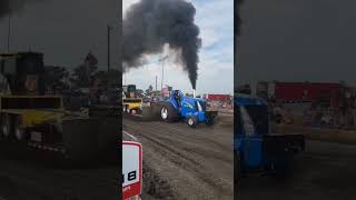 Puling League action zach Howells T8020 tractorpull horsepower [upl. by Yaffit]