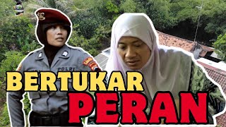 BERTUKAR PERAN  POLISI MOTRET [upl. by Hatnamas312]