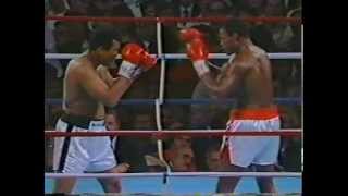 Muhammad Ali vs Larry Holmes  Мохаммед Али  Ларри Холмс [upl. by Tamanaha]