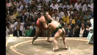 Wakahanada vs Akebono  Aki 1991 若花田 対 曙 [upl. by Randa]