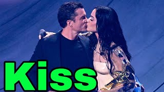 quotKaty Perry amp Orlando Blooms Sizzling Kiss Steals the Spotlight at MTV VMAs  MustSee Viral Photos [upl. by Tabitha]