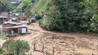 Cien personas afectadas tras avalancha en Montebello  Teleantioquia Noticias [upl. by Annocahs]