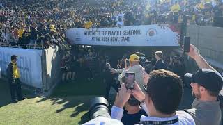 ROSE BOWL GAME 2024 MICHIGAN VS ALABAMA  No 1 Michigan Wolverines Entering Stadium for WarmUps [upl. by Ressay]