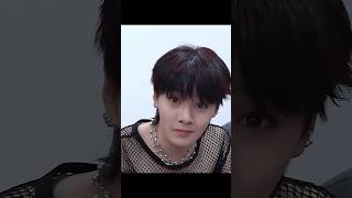 IN surprised by Lee Know 😍❤️ straykids skz jeongin leeknow [upl. by Elicia59]