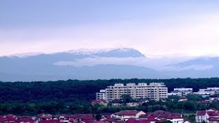 Se vad muntii Bucegi din Bucuresti [upl. by Sedberry]