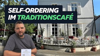 SelfOrdering im Café mit gemischten Altersgruppen  Café Plati [upl. by Langbehn913]