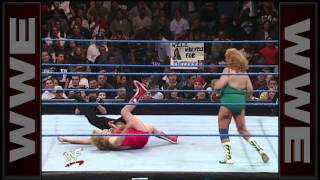 Mae Young vs Fabulous Moolah  WWE Womens Championship Match SmackDown Oct 21 1999 [upl. by Westbrook]