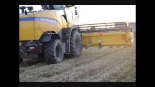 FR850 New Holland  Testata da 950m by agrimeclamicom [upl. by Arannahs174]