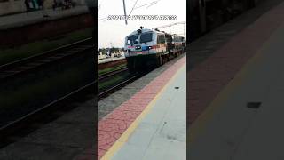 Mujaffarpur porbandar express holt chandlodiya rly station ahemdabad VlogIndiavisit [upl. by Anyaj]