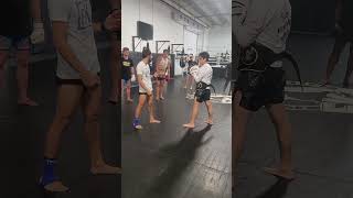 Kick to get them to react with the cross parry for knee to elbow somchaymuaythai raginasian [upl. by Arek]