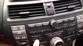 Honda Radio Controls  how to memorize radio stations [upl. by Danaher384]