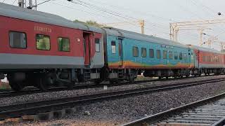 15083 CHHAPRA FARRUKHABAD UTSARG express slowly entering gomtinagar railway station [upl. by Godfry930]