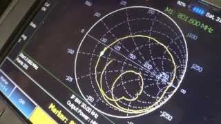 FieldFox N9912A Paper clip Antenna Resonance via Smith Chart in NA mode [upl. by Anerbes]