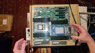 Особенности сборки серверной материнской платы Supermicro H11DSI [upl. by Riay]