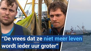 Vissers zoeken naar vermiste collegas na gezonken schip [upl. by Aihsia]