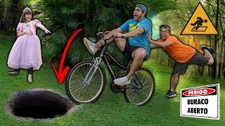 LUCCAS NETO APRENDENDO A ANDAR DE BICICLETA SEM RODINHA VÍDEO EDUCACIONAL [upl. by Ynaffets784]