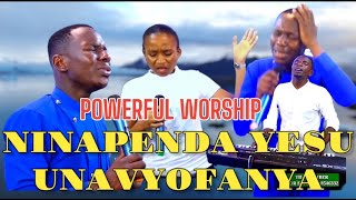 NINAPENDA YESU HAKUNA WAKUPEWE SIFA KAMA SIYO WEWE amp MWENYE ENZI YOTE By Minister Danybless [upl. by Nalani]