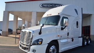 Trucking  Review of the Automatic 2017 Freightliner Cascadia Evolution  LoShawn Parks [upl. by Baldwin]