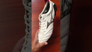 mizuno morelia neo 4 elite japan vs fake mizuno mizunomorelia footballboots footballskills [upl. by Hildebrandt]