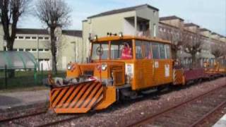 Champagnole  manoeuvre en gare de Jeannine la draisine  démontage heurtoir [upl. by Varien791]