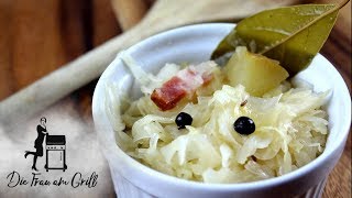 Sauerkraut verfeinern  schnelles und einfaches Rezept [upl. by Gannes]