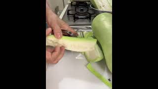 SAFE PEELING OFF BOTTLE GOURD asmr cookingrecipes cuttingskills trendingshort [upl. by Jereme334]