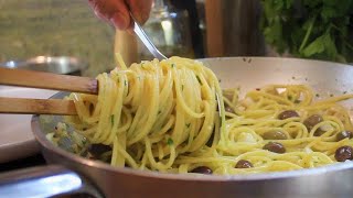 SPAGHETTO ABBESTIA e BACCALA IN BIANCO e OLIVE spaghetti e baccalà in bianco con le olive [upl. by Franciskus]