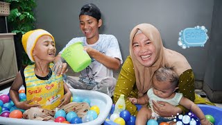 TANTANGAN JADI BAYI LAGI 👶 Mandi Bareng bayi Azam  Ali vlog [upl. by Averir628]