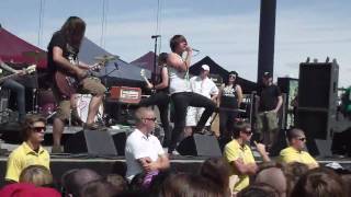 Silverstein  Smashed Into Pieces Live at the Gorge Warped 09 [upl. by Meakem]