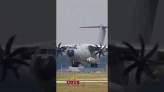 c17 Globemaster fast landing c17globemaster fighterjets fighterpilots usaf usairforce c130 [upl. by Ernst]