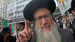 Antizionist Jews New Yorkers march in Manhattan [upl. by Laryssa]