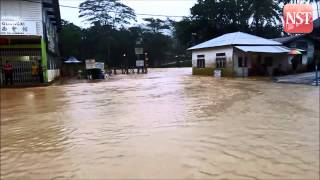 Flash flood in Sungai Lembing town [upl. by Caiaphas748]