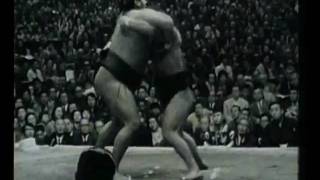 Fujinokawa vs Takamiyama  Haru 1970 藤ノ川 対 高見山 [upl. by Leopold379]