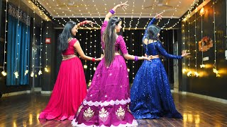 Beautiful Sangeet Performance Pallo Latke x nachdene sare at Luxury Indian Wedding [upl. by Hyams]