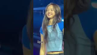 Lisa reaction when a blink gave a lisa radom at concert 🤣 lisamanoban lisa blink [upl. by Quiteria750]