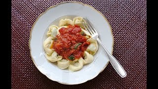 Rezept Tortellini mit Tomatensauce [upl. by Eiznikam]