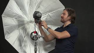 How to mount umbrellas to the Elinchrom ELB 500 flash head [upl. by York985]