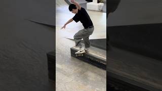 Едет skateboarding скейтбординг skatebo skate skatboard eskateboard skatepark [upl. by Pul]