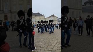 Dansk Livgarden vagtskifte Danish royal guard 💂💂‍♀️Livgarden Soldat Amalienborg [upl. by Latrina]