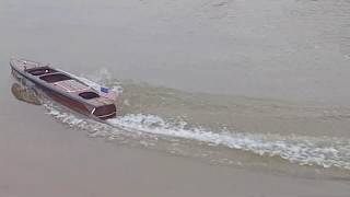 Chris Craft Wooden RC Boat  at Worcester Model Boat Club [upl. by Annehcu]