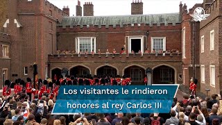 quotTres hurras por su majestad el reyquot visitantes extranjeros acompañan celebraciones en Londres [upl. by Stearns]