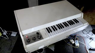 My 1972 Mellotron M400 [upl. by Alyag]